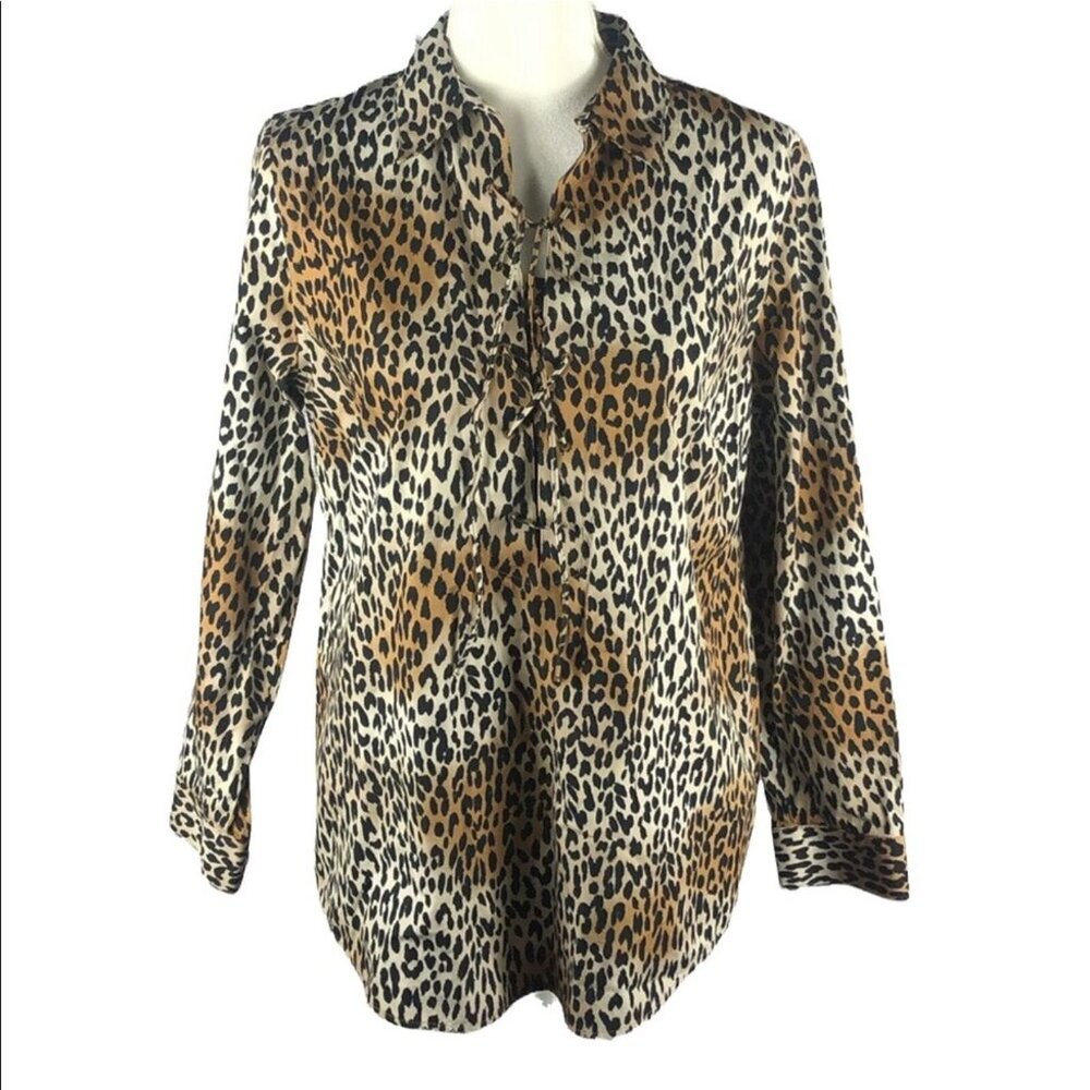 Chico’s Top Women’s Size 1 (m/8) wrinkle resistant animal print blouse